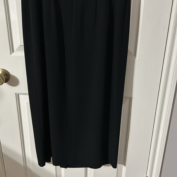 Liz Claiborne Dress - silhouette style with bottom slit - Picture 5 of 8